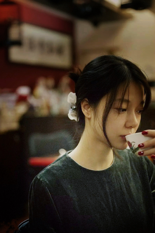 开云·体育官网APP下载-_极地冰湖滑冰赛：寒冬中的速度较量_，极地冰谷