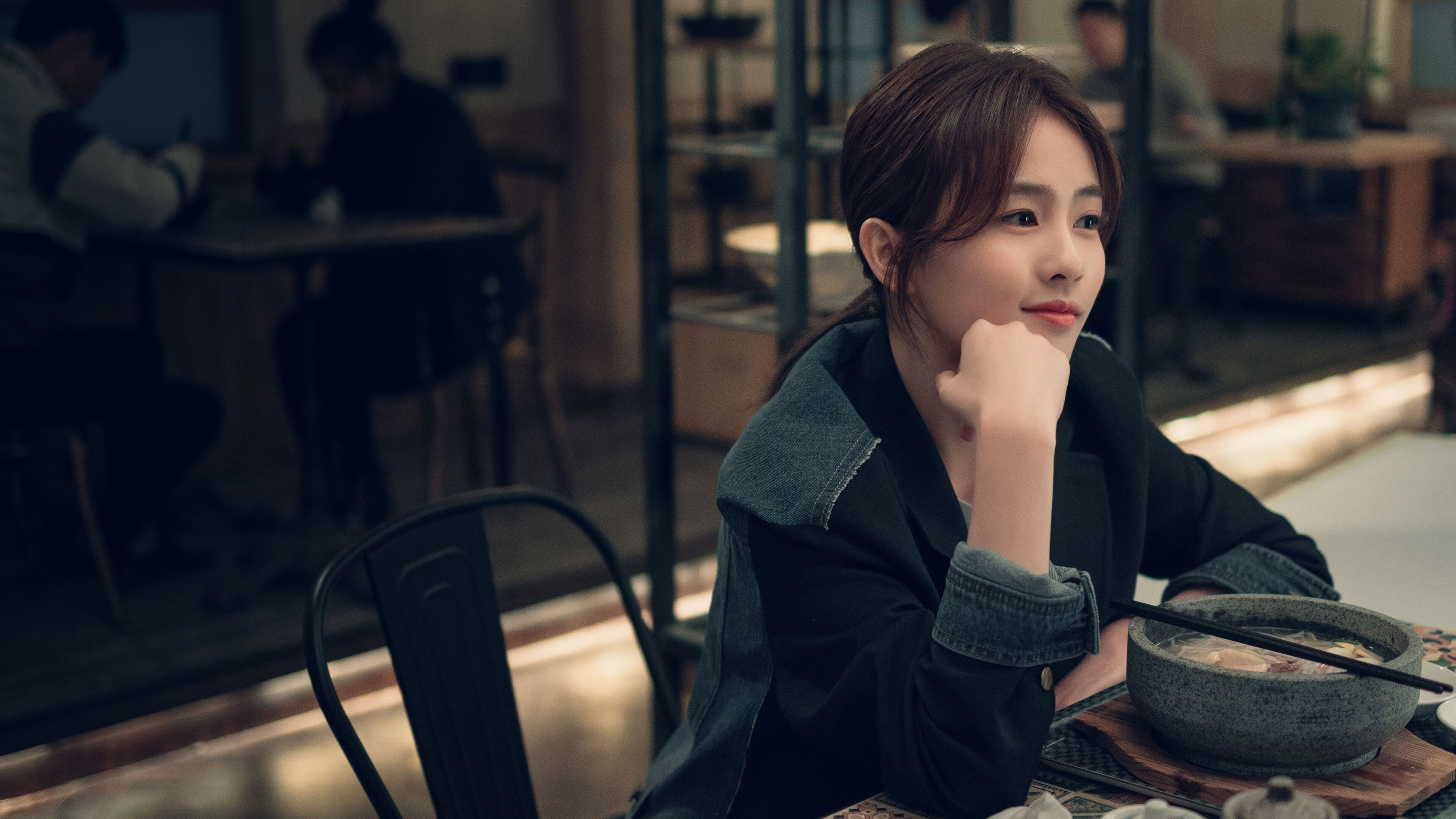 kaiyun登录入口-德国男子举重选手在67公斤级比赛中获得银牌，德国举重奥运冠军