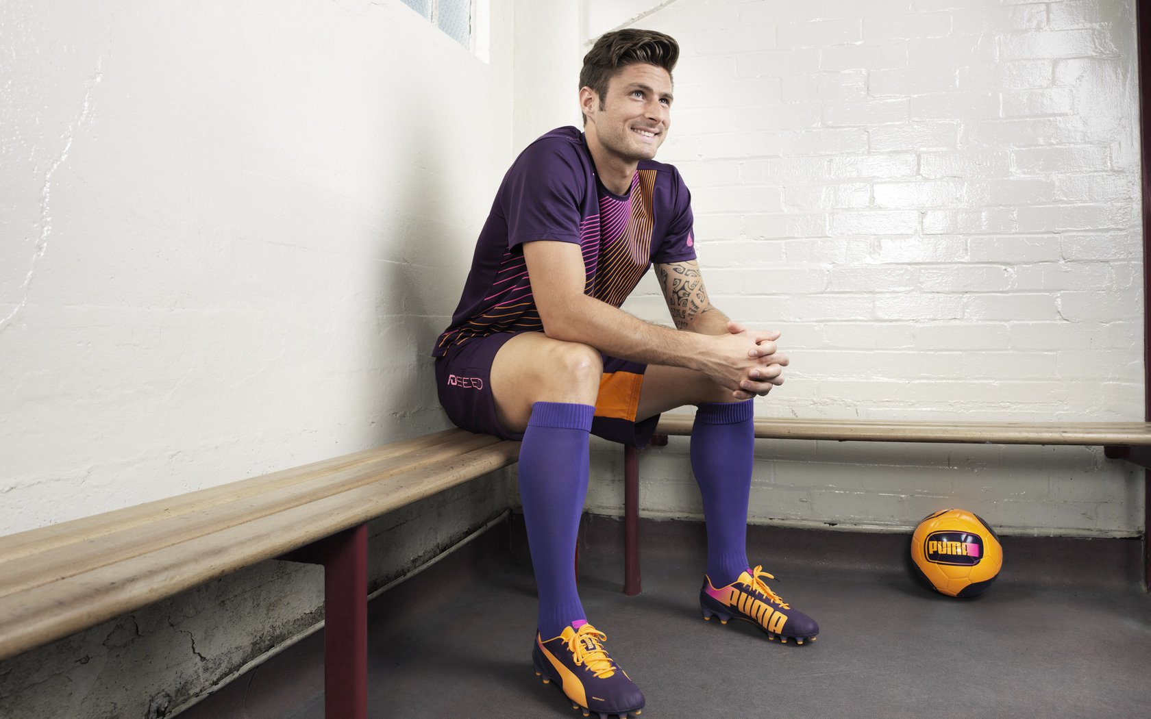 开云电竞平台注册-克罗地亚骑手奥利维亚·马尔顿·米哈尔迪内茨在2024年国际马术联合会世界障碍赛中获得第六名，展现出色表现。